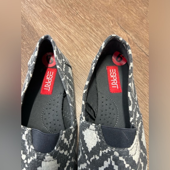 NWT Women's ESPRIT Gray and White Tribal Patterned Shoes Size 6 - Picture 2 of 4